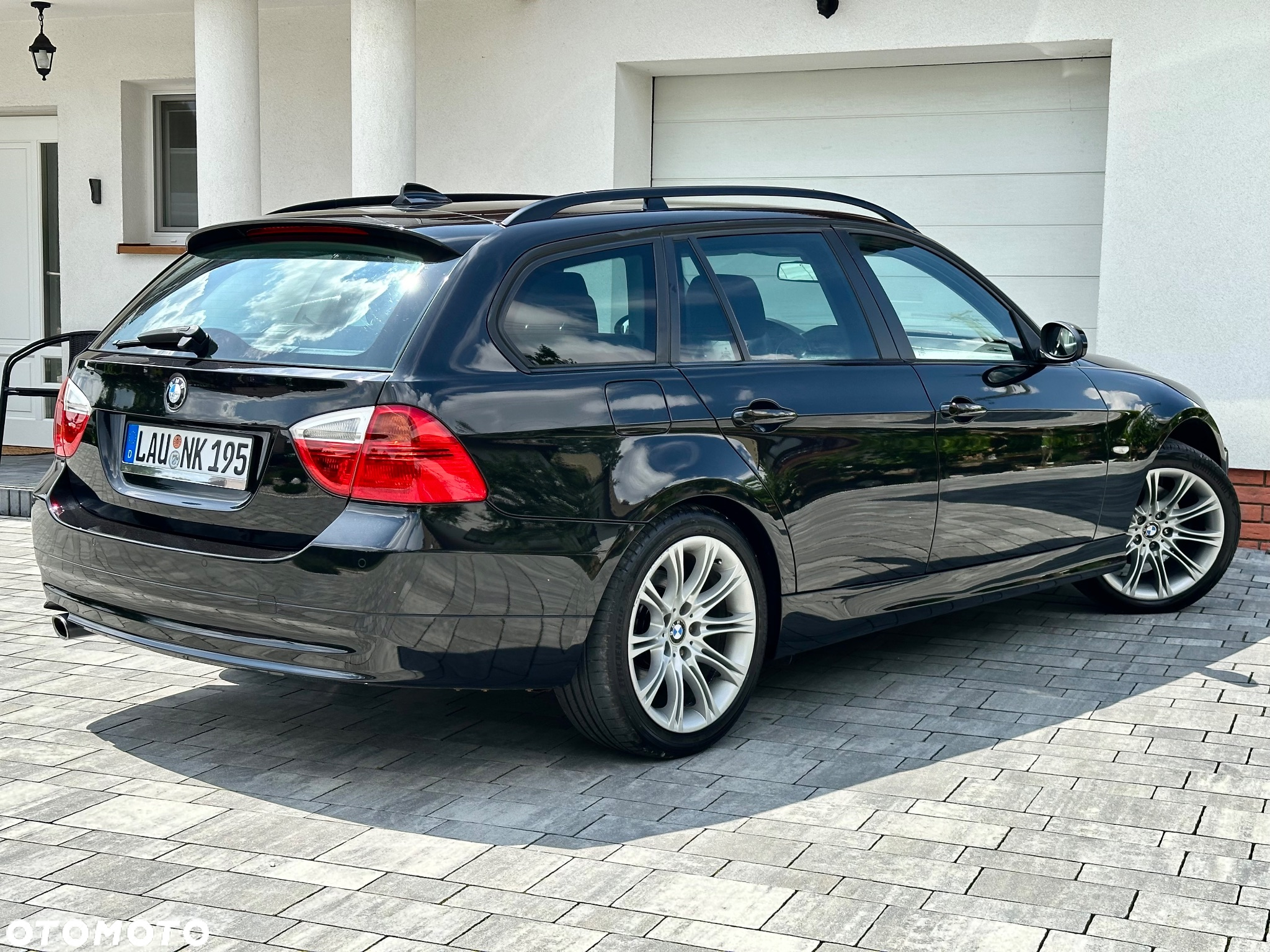 BMW Seria 3 320i Touring - 12
