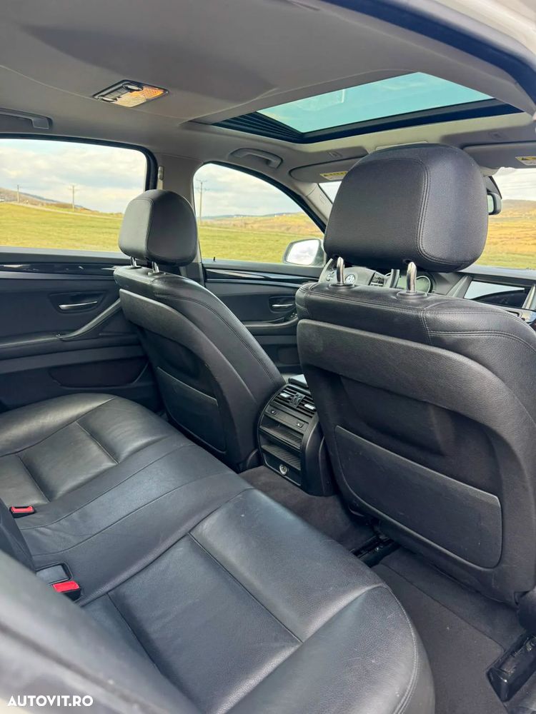 BMW Seria 5 520d Aut. Luxury Line - 27