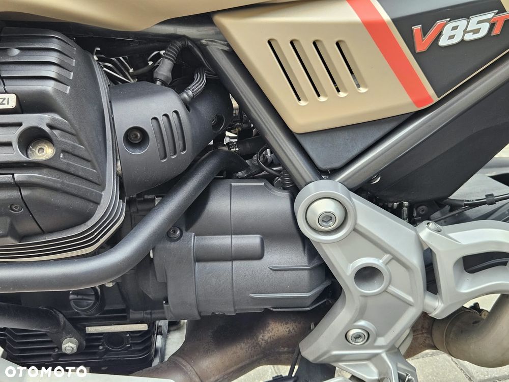 Moto Guzzi V85 - 22