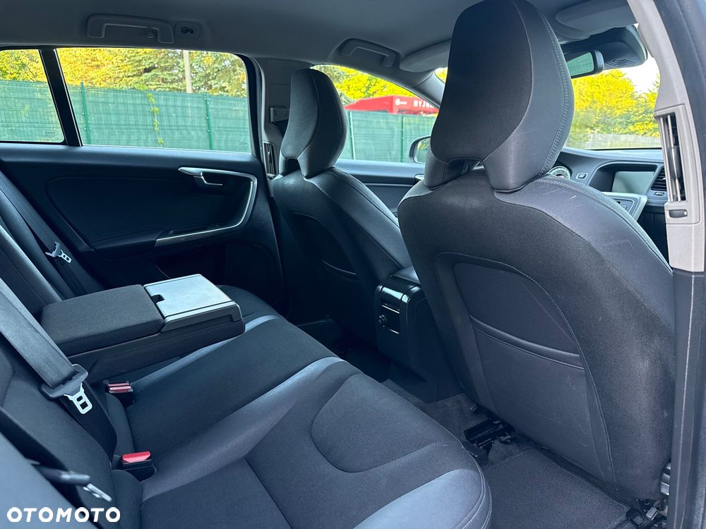 Volvo V60 2.0T - 21