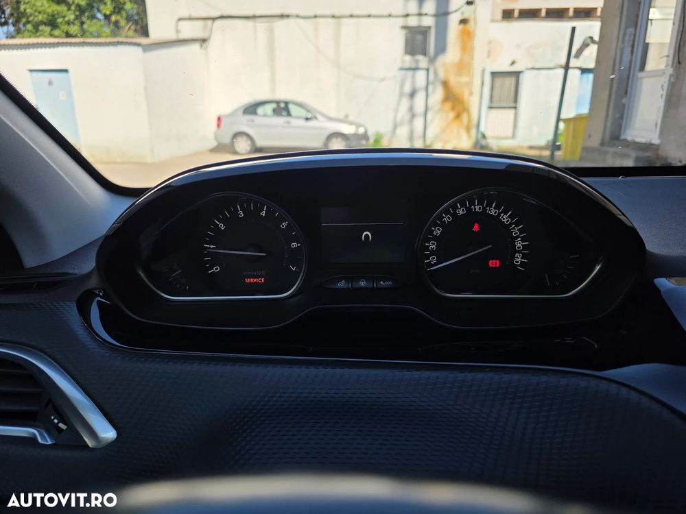 Peugeot 2008 1.2 PureTech Turbo Allure - 19