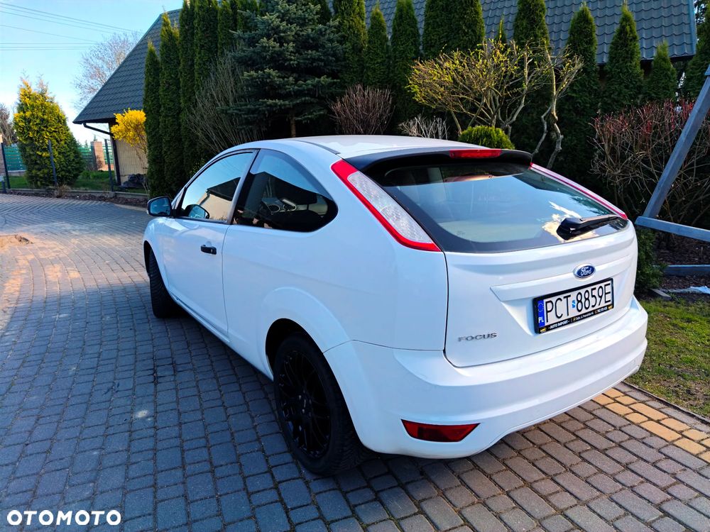Ford Focus 1.4 16V Style+ - 27