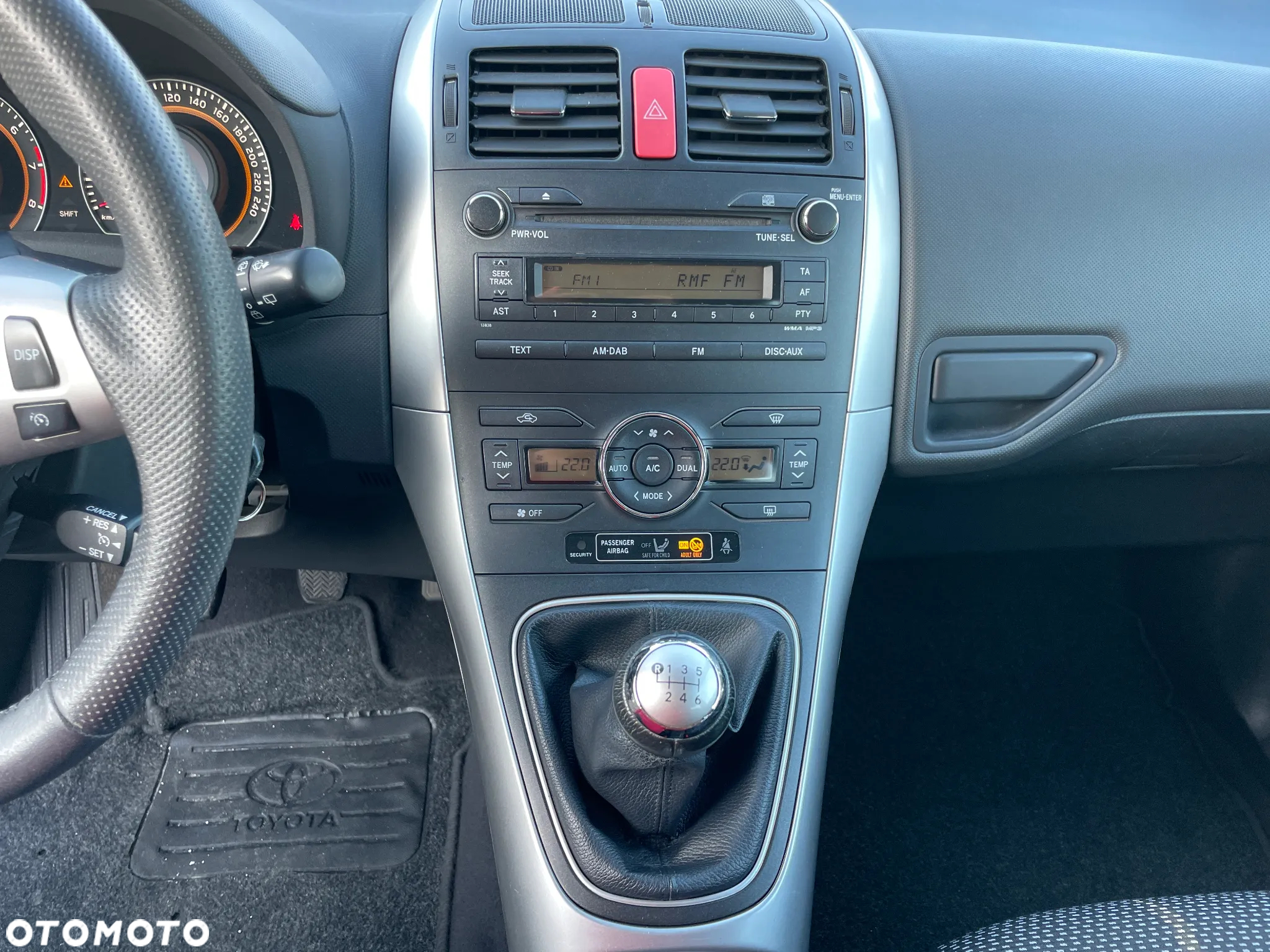Toyota Auris 1.6 Premium + - 30