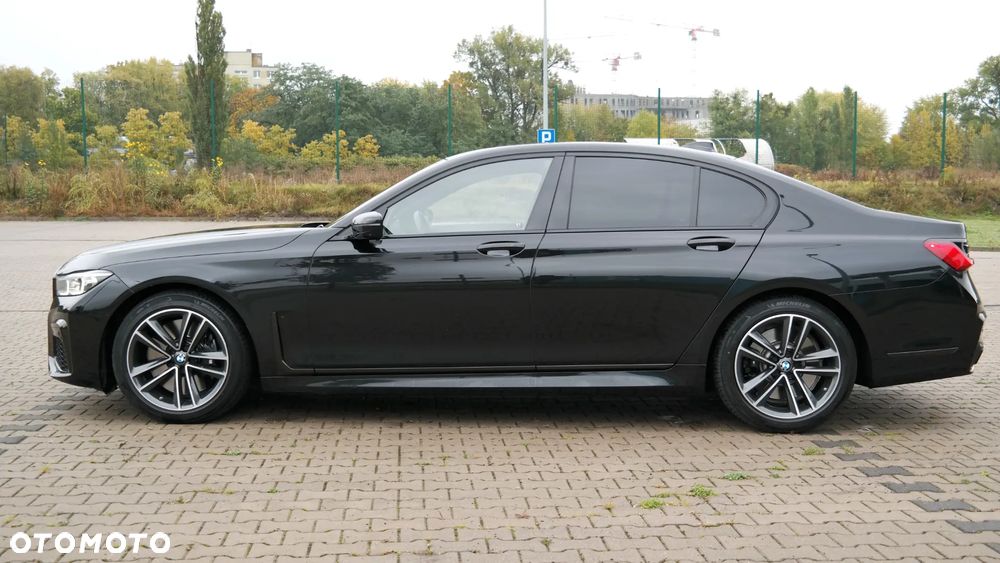 BMW Seria 7 750i xDrive sport - 39