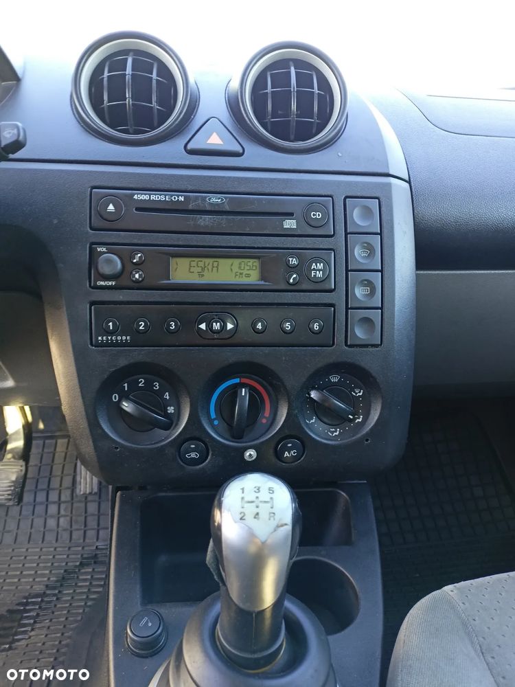 Ford Fiesta - 10
