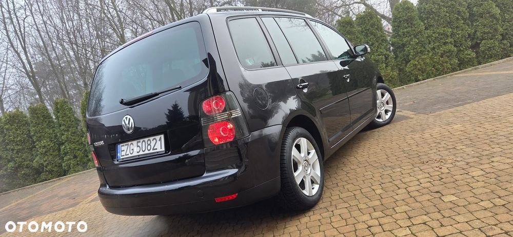 Volkswagen Touran 2.0 TDI DPF Highline - 19