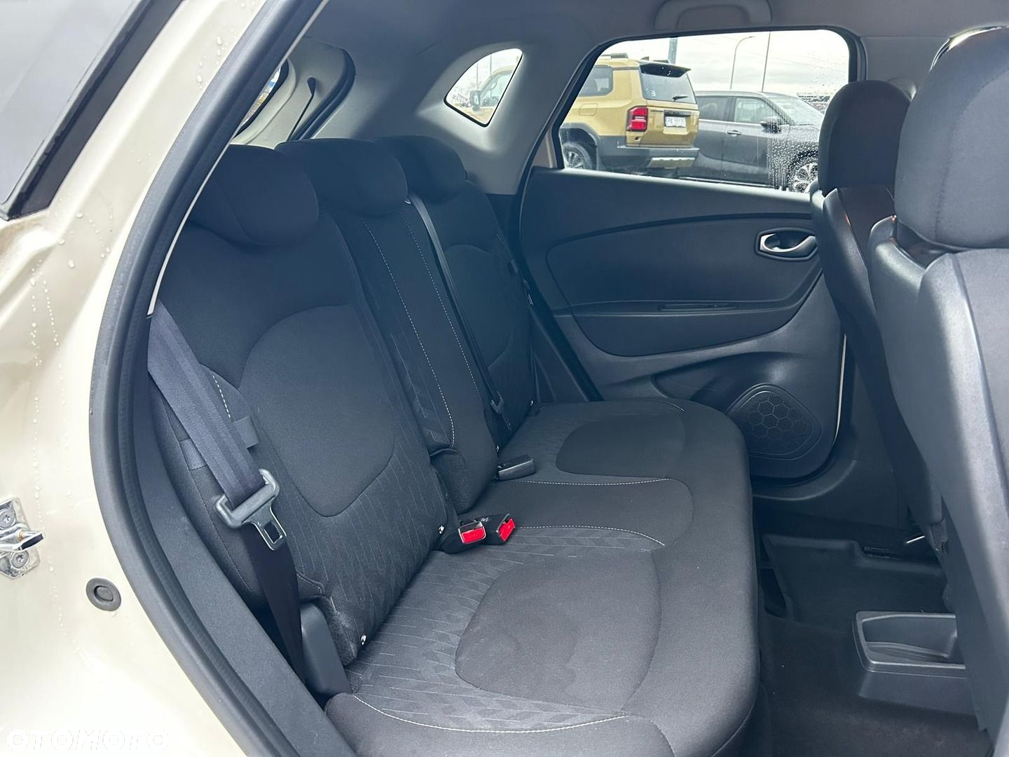 Renault Captur 1.3 Energy TCe FAP Intens - 16