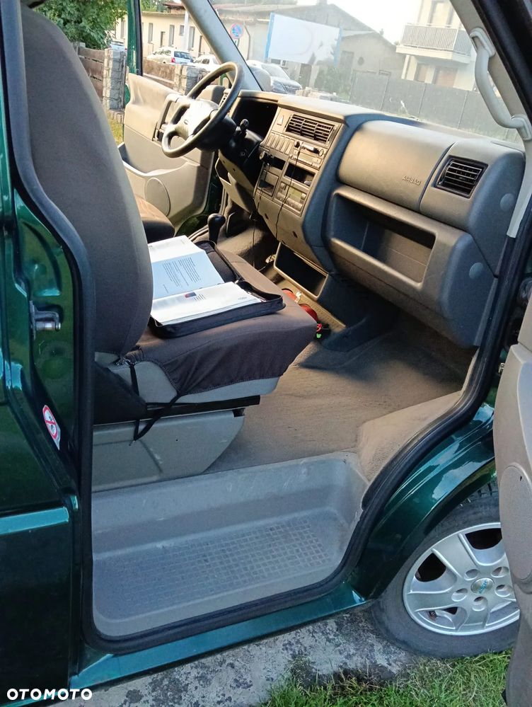 Volkswagen Multivan Standard - 8