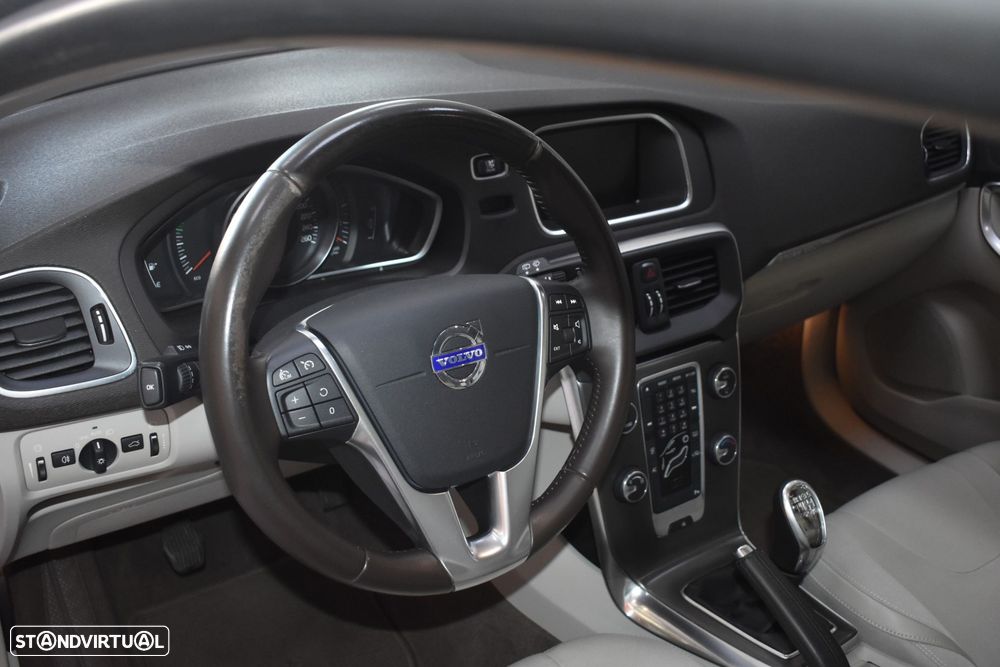 Volvo V40 Cross Country 1.6 D2 Summum - 25