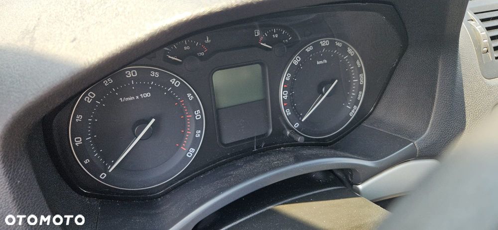 SKODA OCTAVIA II  04-08 1.9 TDI BKC - RADIO RADIOODTWARZACZ - 32