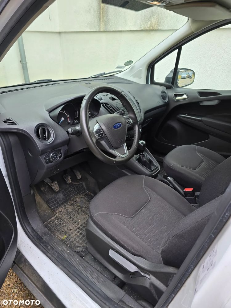 Ford Transit Courier - 4
