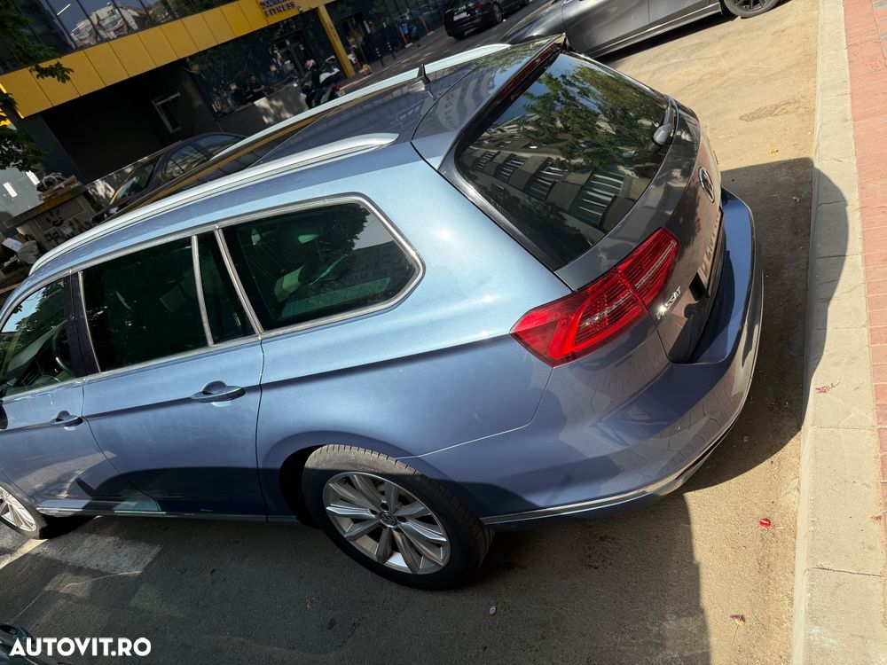 Volkswagen Passat Variant 2.0 TDI (BlueMotion Technology) Highline - 12