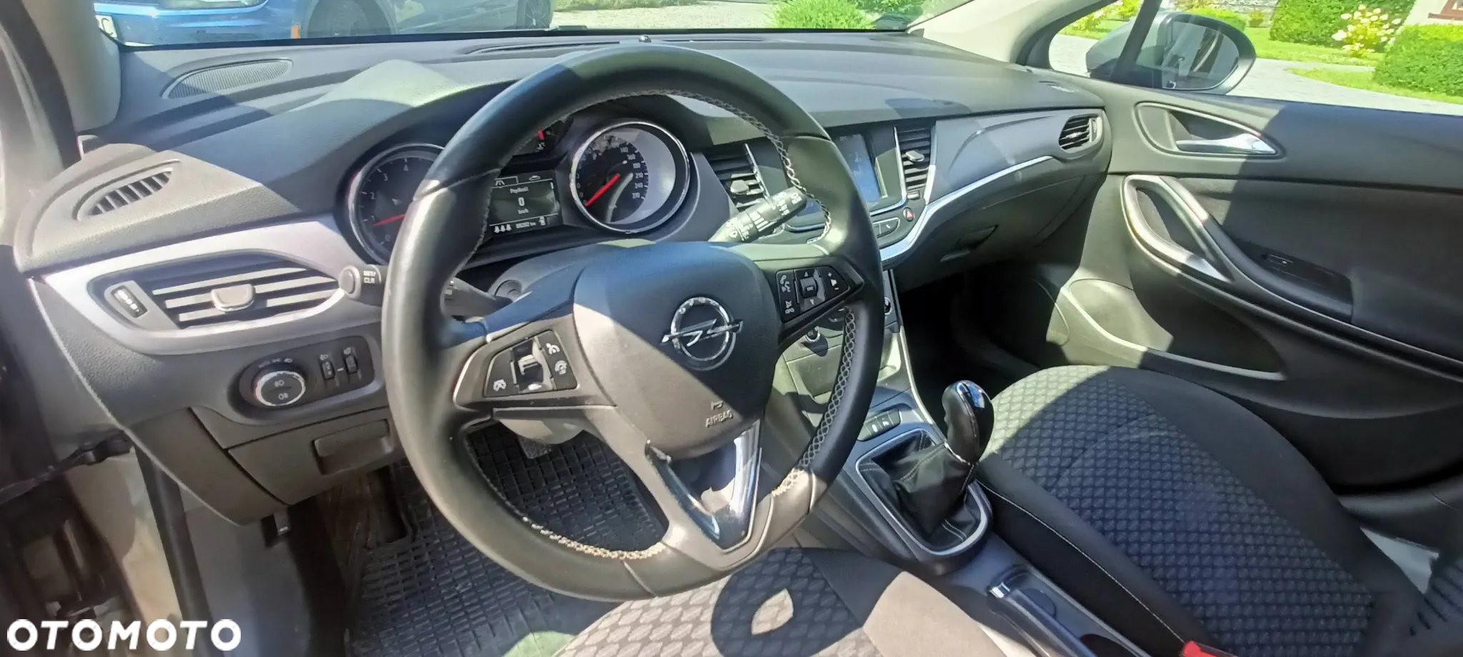 Opel Astra V 1.4 Essentia - 3