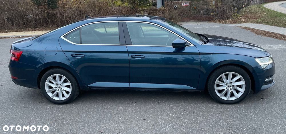 Skoda Superb 2.0 TDI SCR Ambition DSG - 9