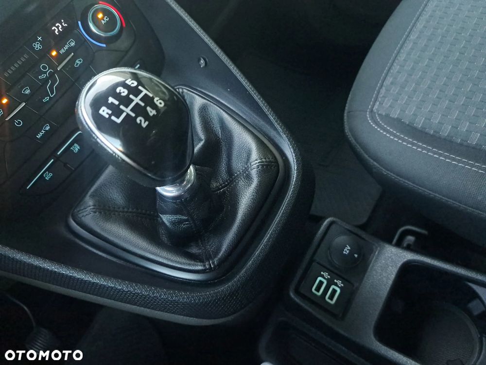 Ford Transit Connect - 19