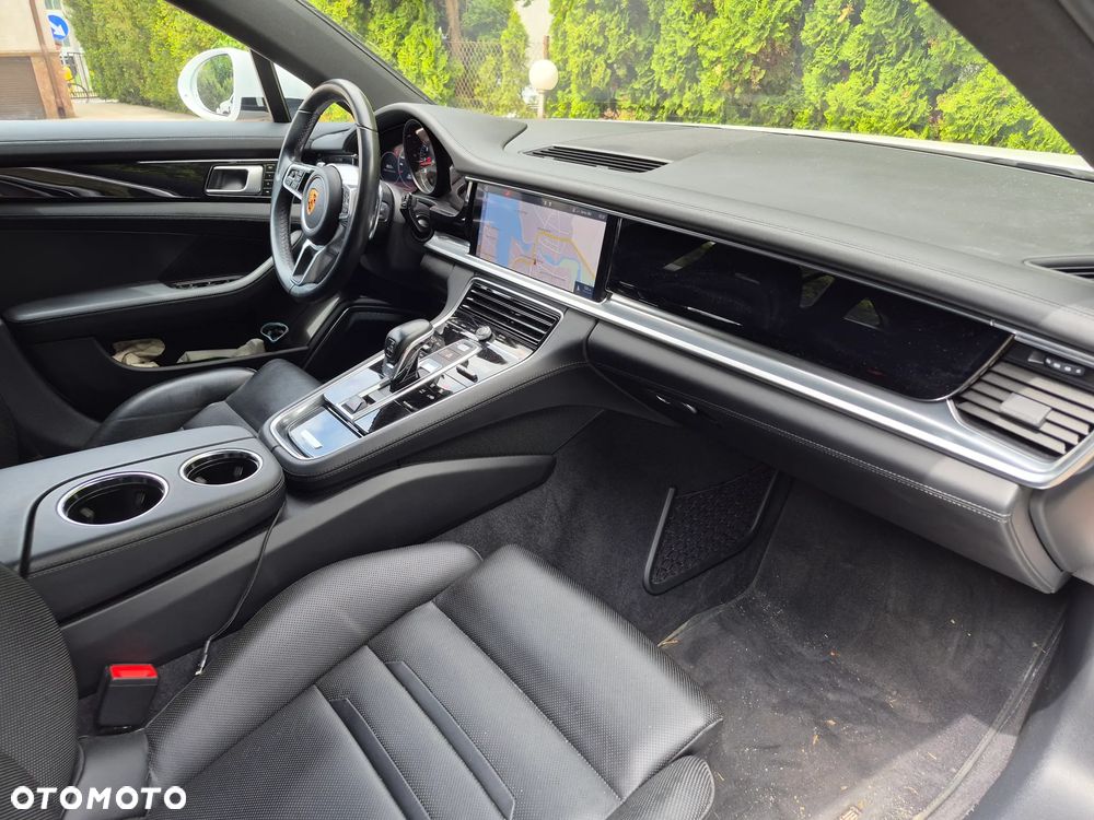 Porsche Panamera 4S - 8