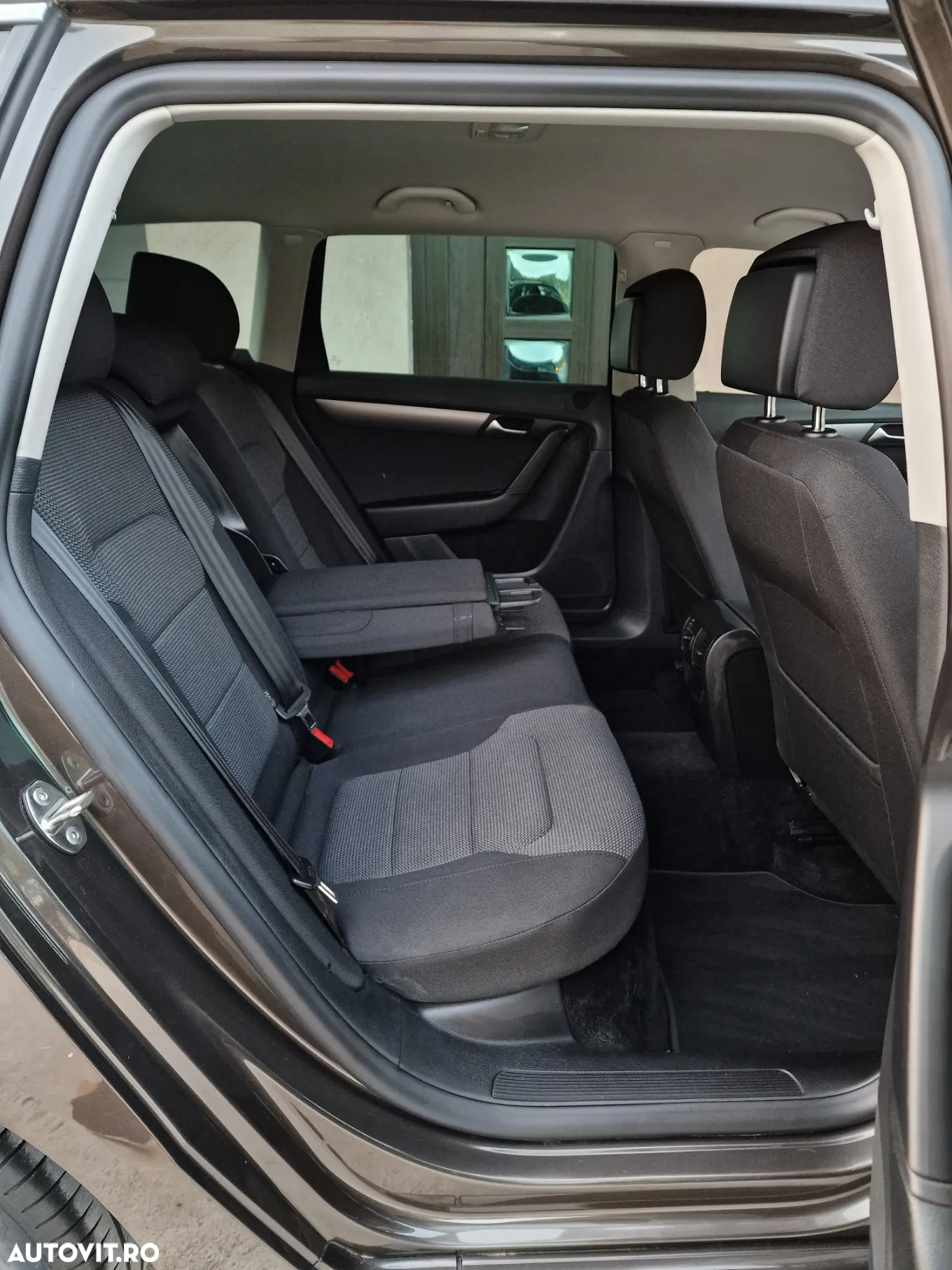 Volkswagen Passat - 16