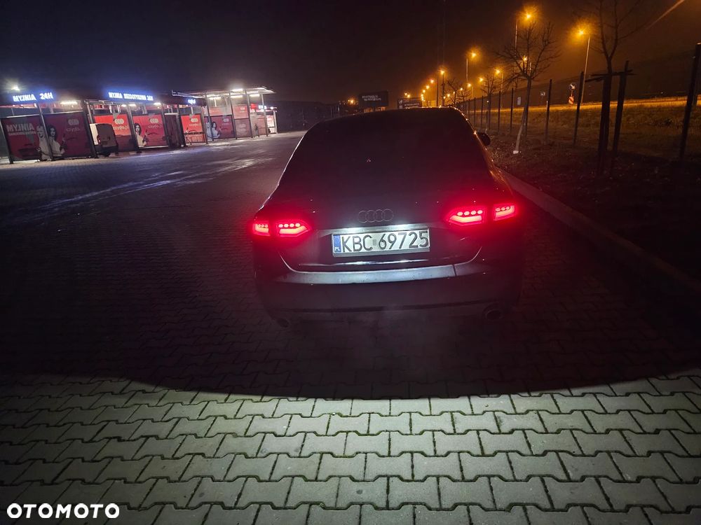 Audi A4 Limousine - 11