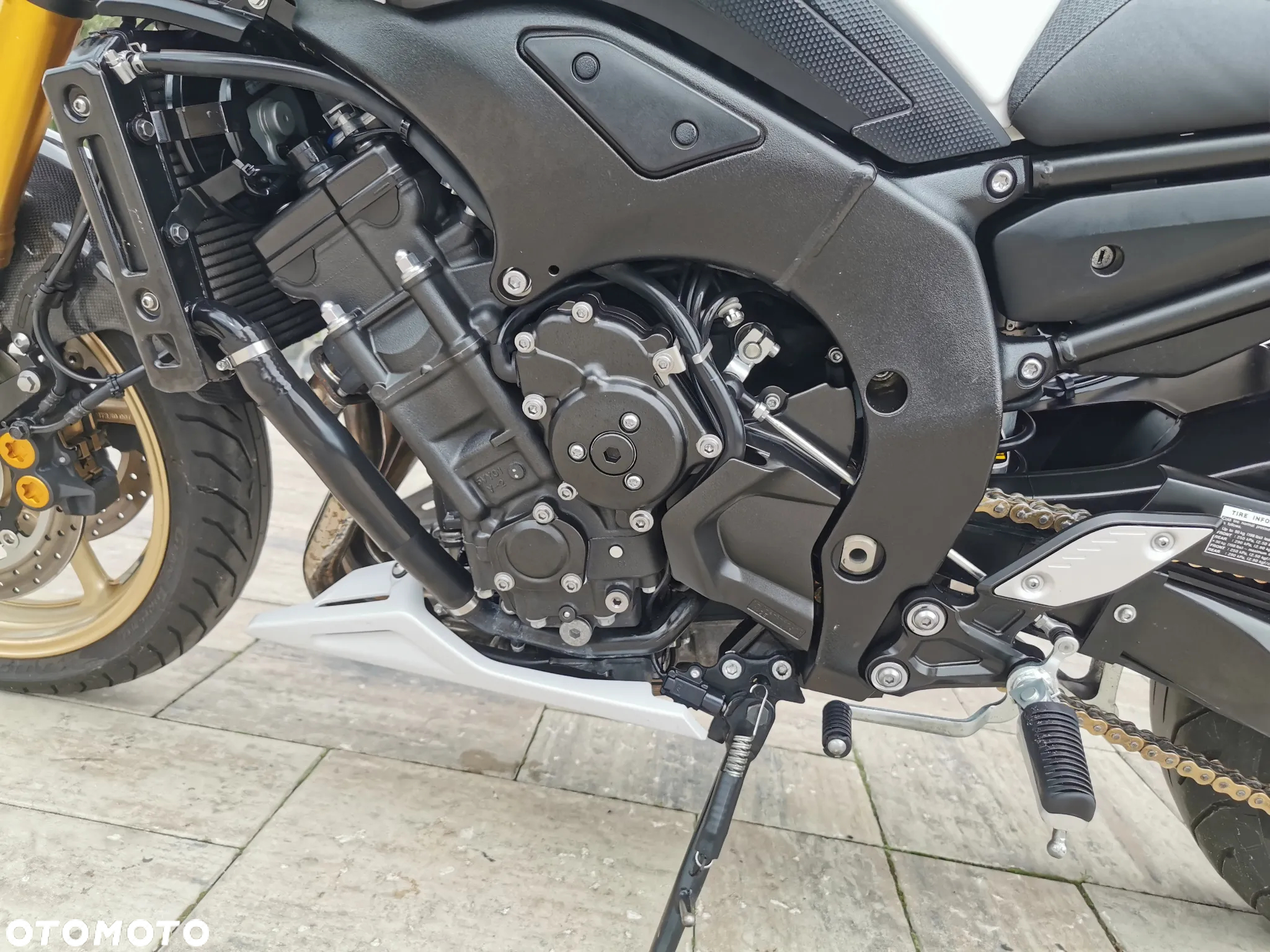Yamaha FZ8 - 10