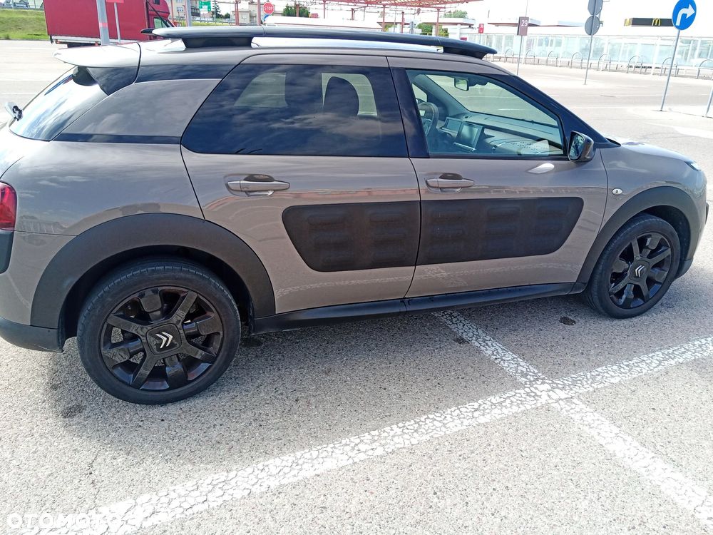 Citroën C4 Cactus 1.2 PureTech Shine Edition S&S - 8
