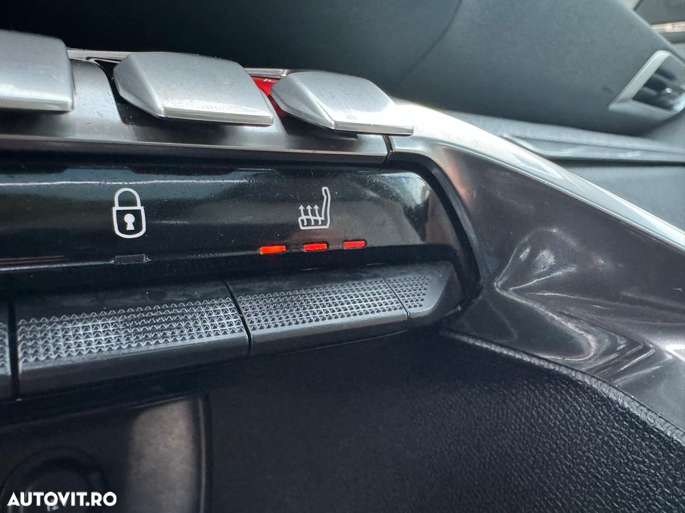 Peugeot 5008 BlueHDI 120 EAT6 Allure - 28