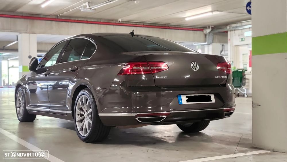 VW Passat 2.0 TDI R-Line DSG 4Motion - 10