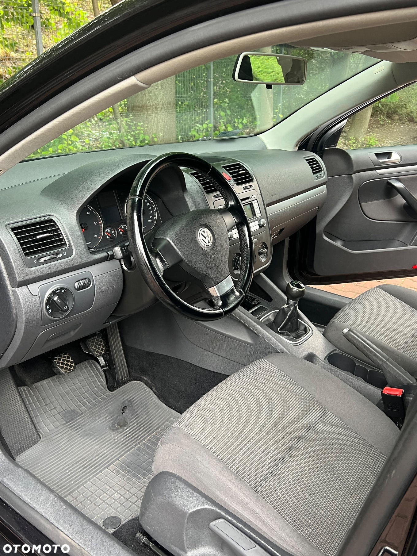 Volkswagen Golf - 25