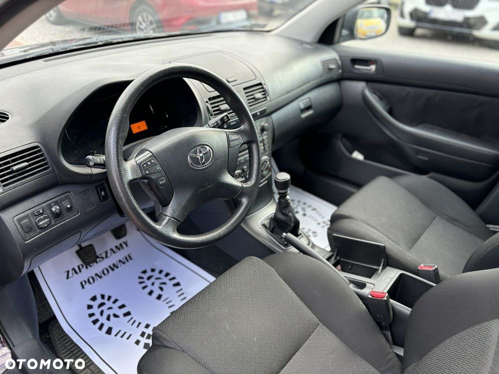 Toyota Avensis - 13