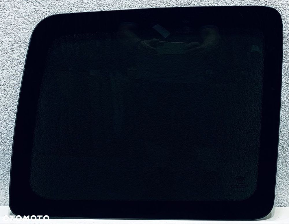 Szyba boczna prawa JEEP LIBERTY CHEROKEE G KK 2008- PRZYCIEMNIANA - 1