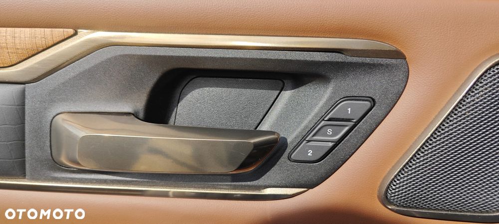 RAM 1500 5.7 Crew Cab Longhorn - 23