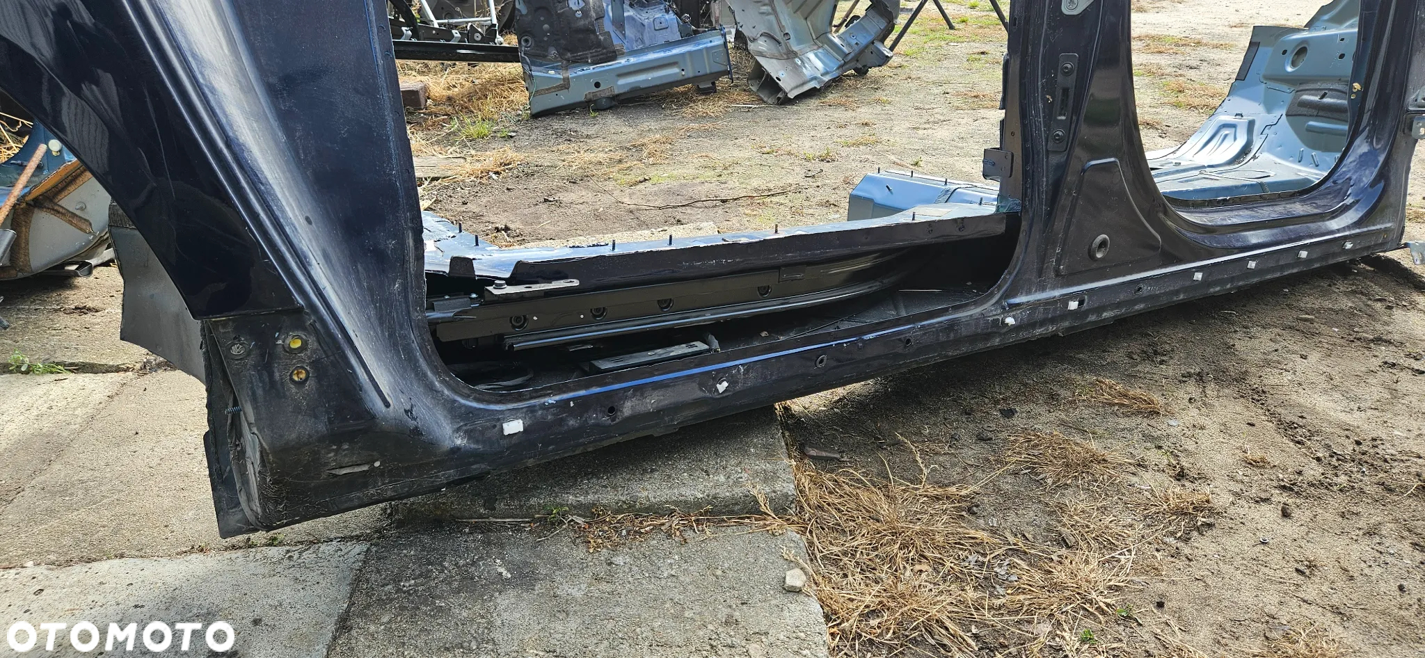 Chrysler Pacifica 2016- Próg prawy Ćwiartka prawa Bok prawy Słupek środkowy przedni A B kolor PBX - 8