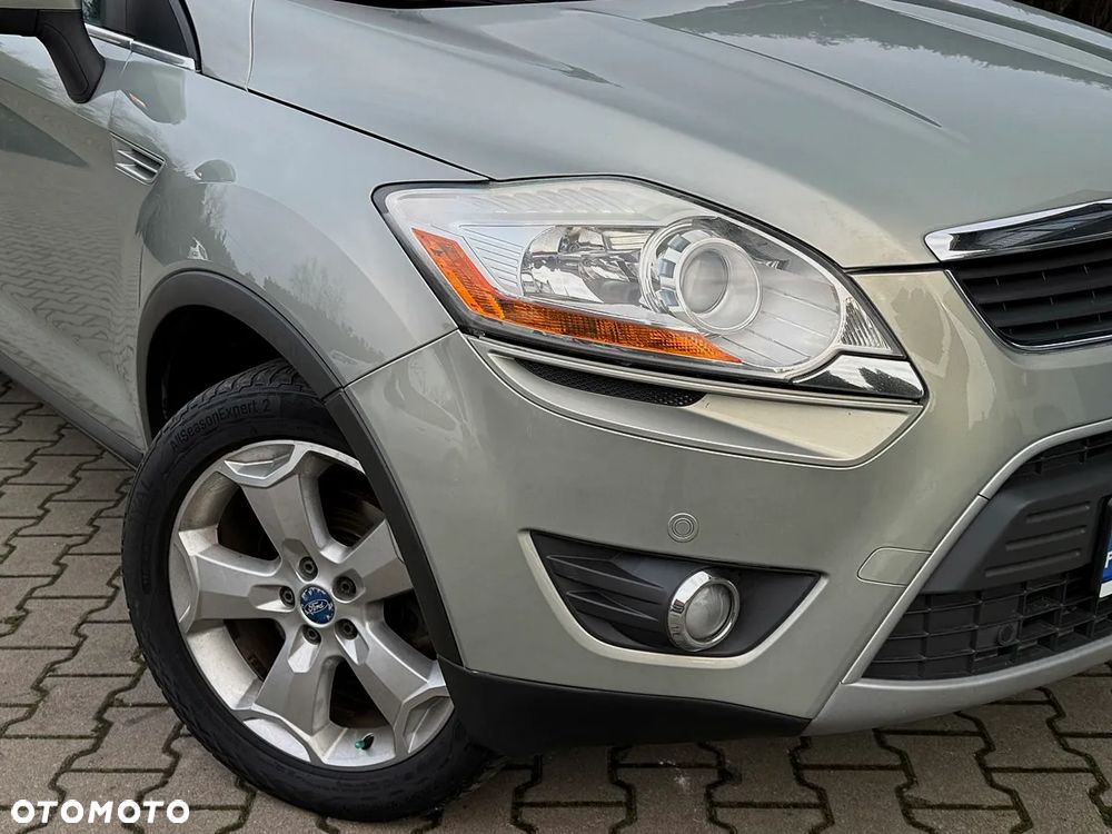 Ford Kuga 2.0 TDCi 2x4 Titanium - 30