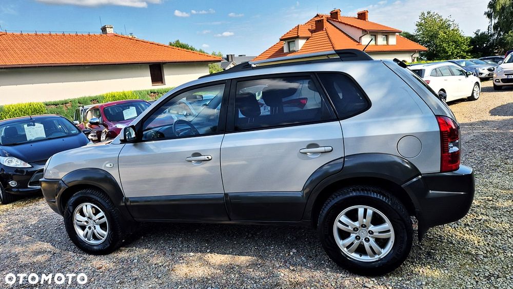 Hyundai Tucson 2.0 Comfort 2WD - 19
