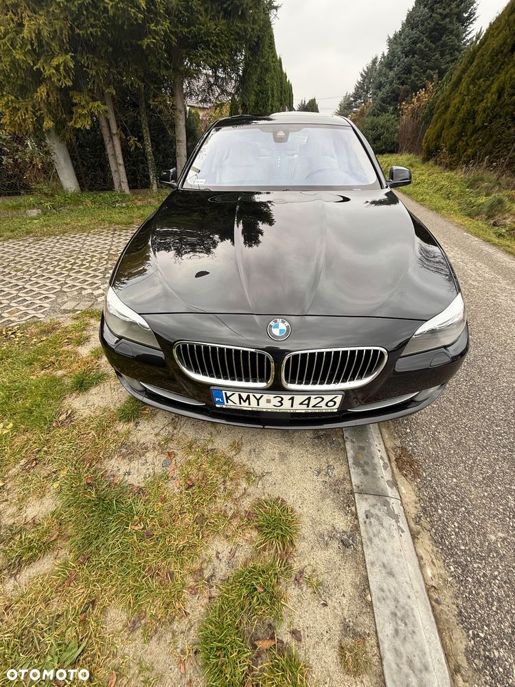 BMW Seria 5 525d xDrive - 9