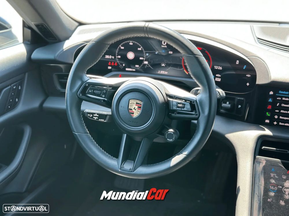 Porsche Taycan Cross Turismo 4 - 15