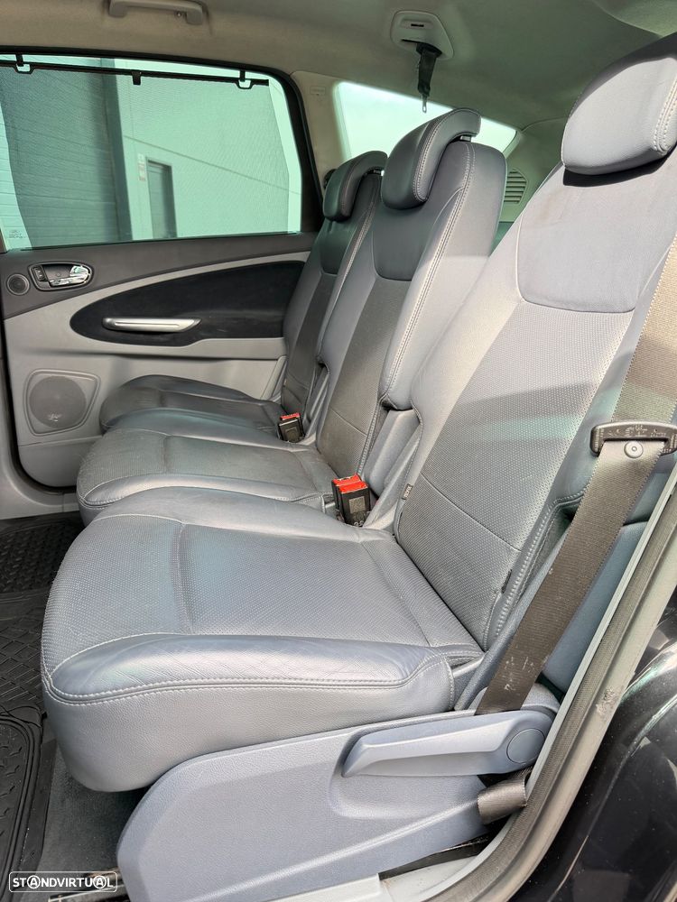 Ford S-Max 2.0 TDCi DPF Titanium - 12