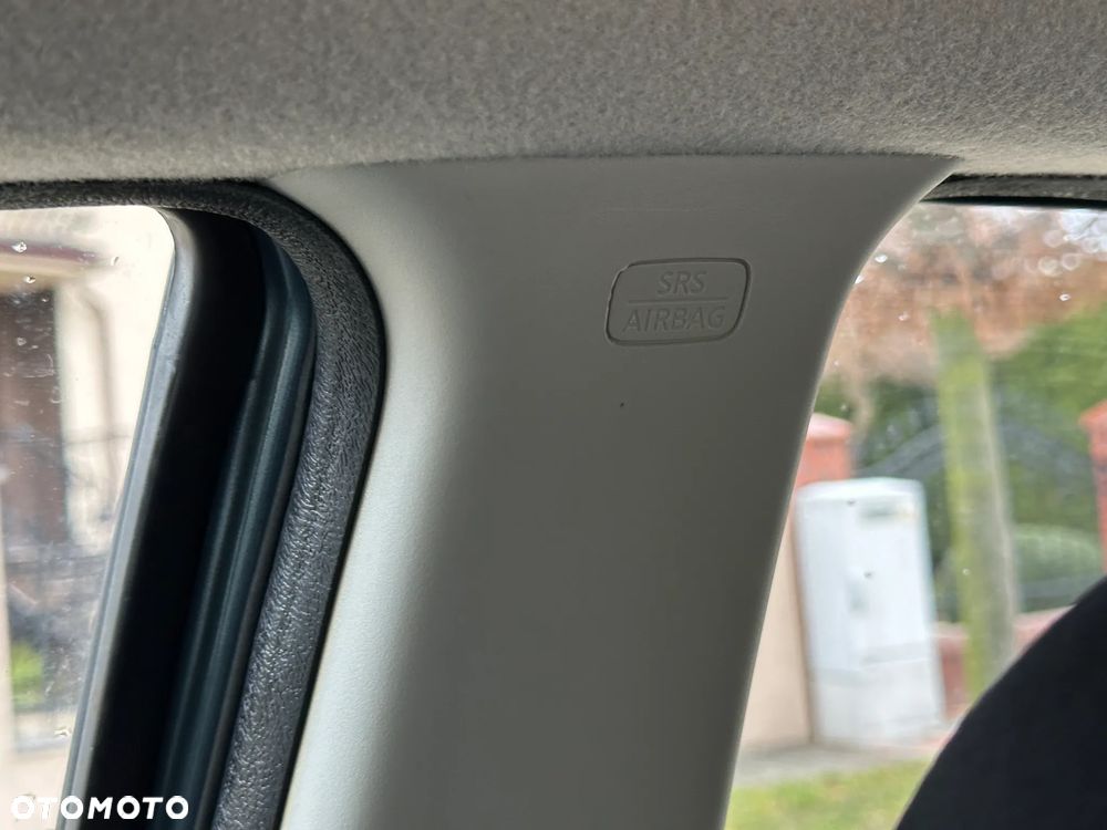 Nissan Micra 1.2 30 Jahre Edition - 22