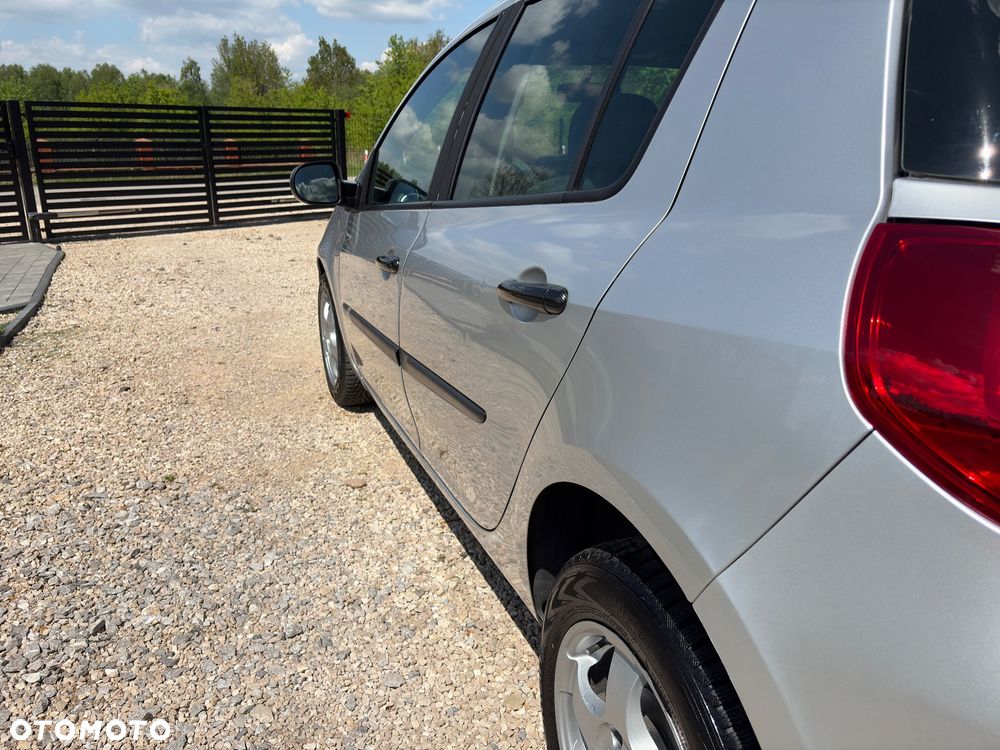 Renault Clio - 10