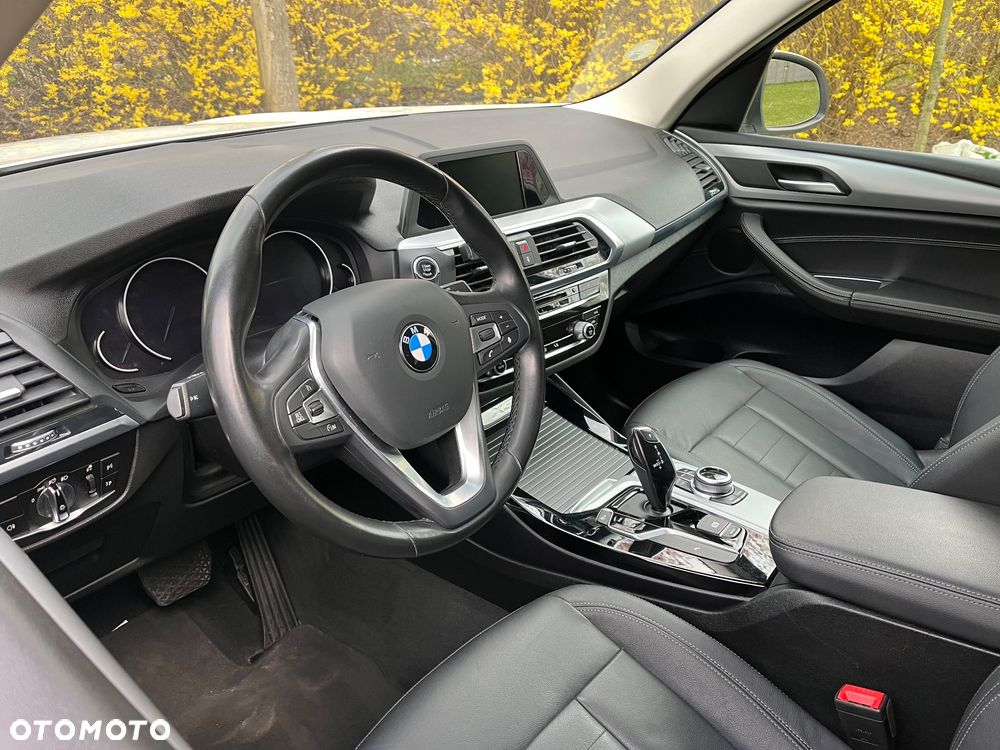 BMW X3 sDrive18d - 17
