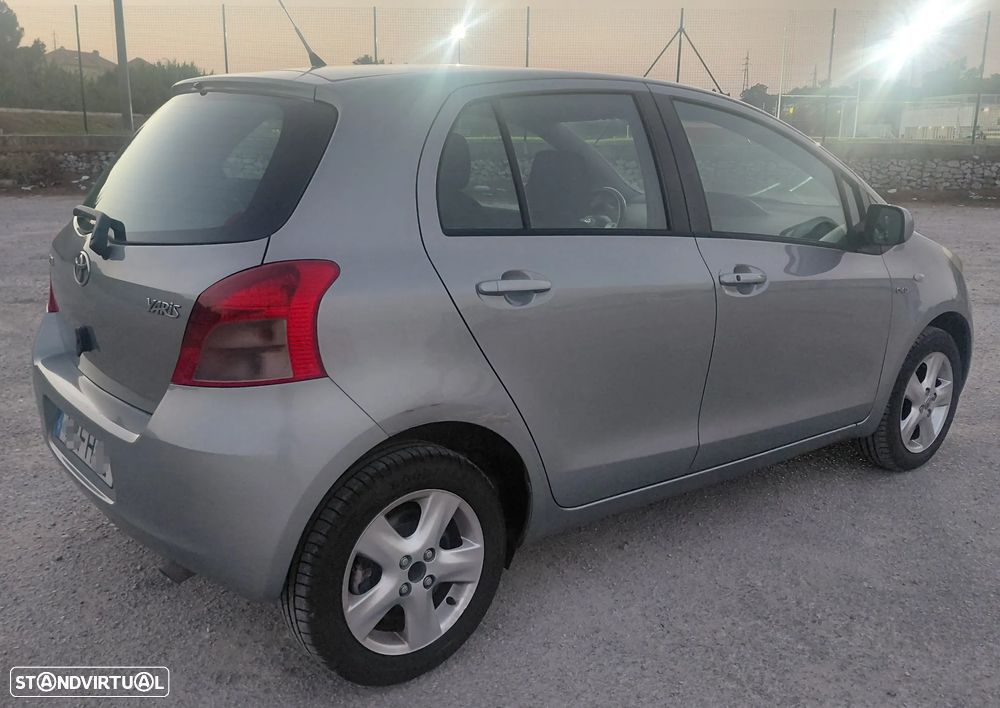 Toyota Yaris 1.4 D-4D Sol High Pack - 3