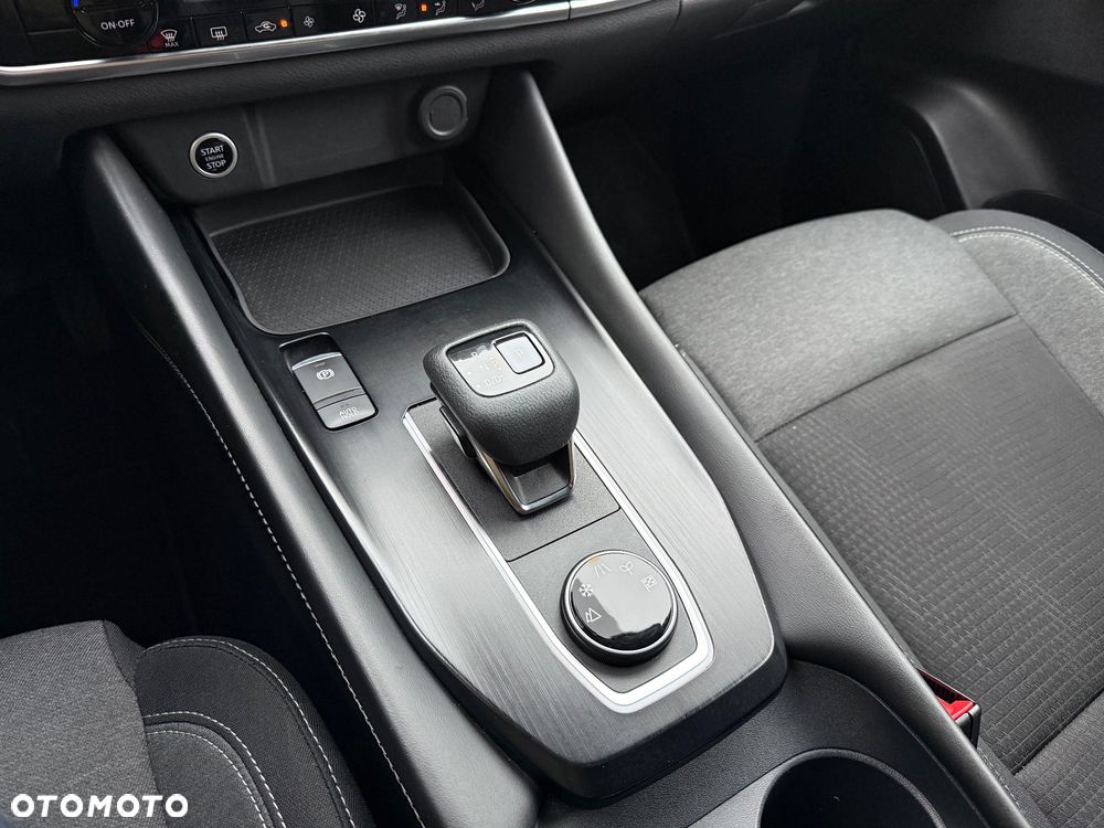 Nissan Qashqai 1.3 DIG-T N-Connecta DCT - 22