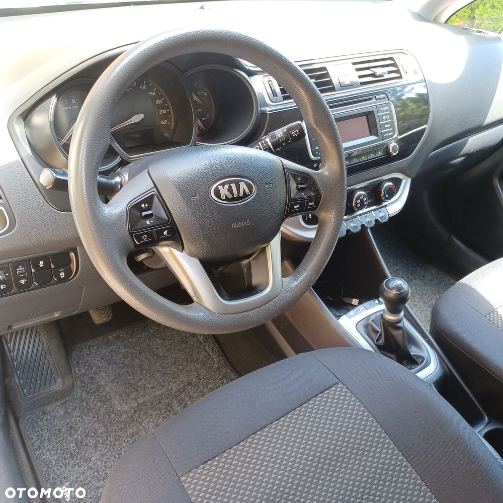 Kia Rio - 7