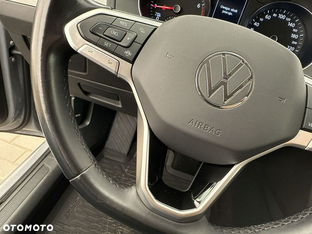 Volkswagen Passat - 27