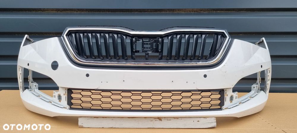 SKODA SCALA 2019- Zderzak przód oryginał MB380 - 2