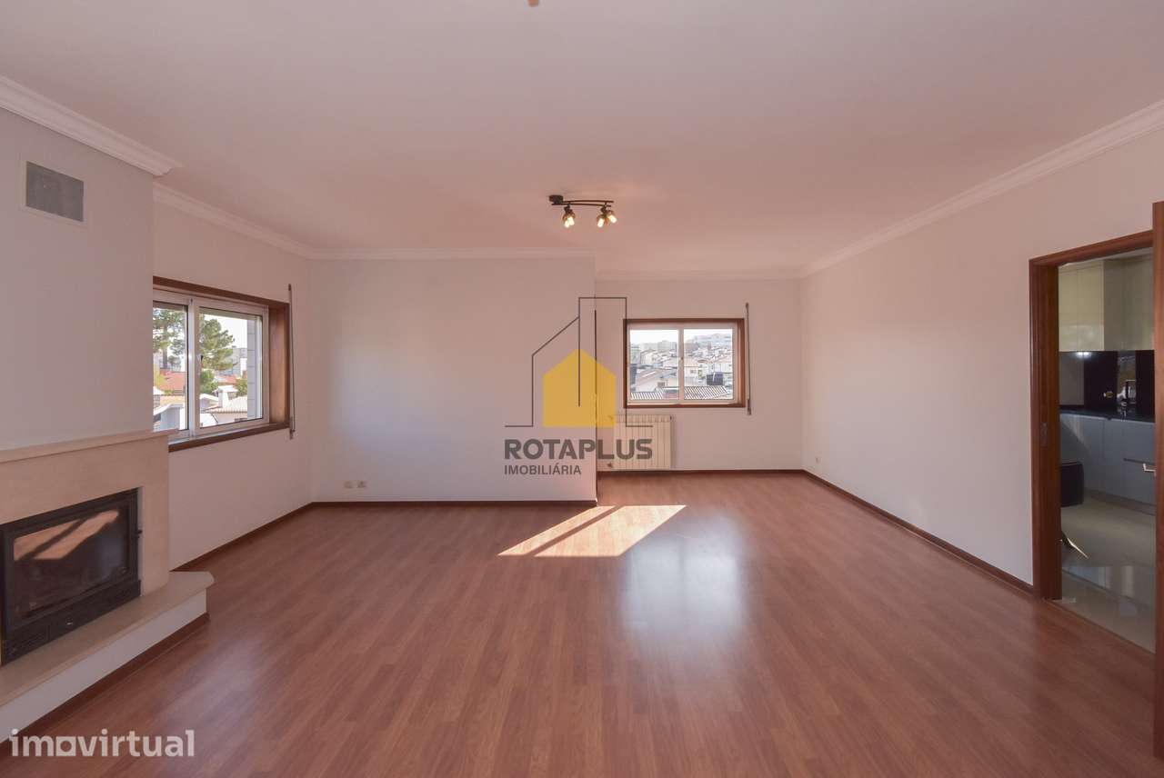 T3 Duplex para Arrendamento – Urbanização dos Maninhos - Grande imagem: 2/38