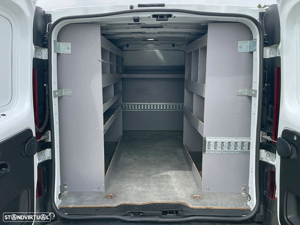 Renault Trafic 2.0 dCi IVA Dedutível - 30