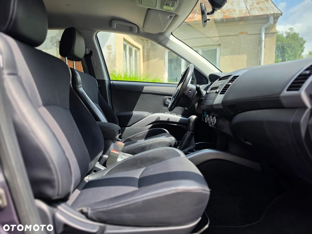 Mitsubishi Outlander - 23