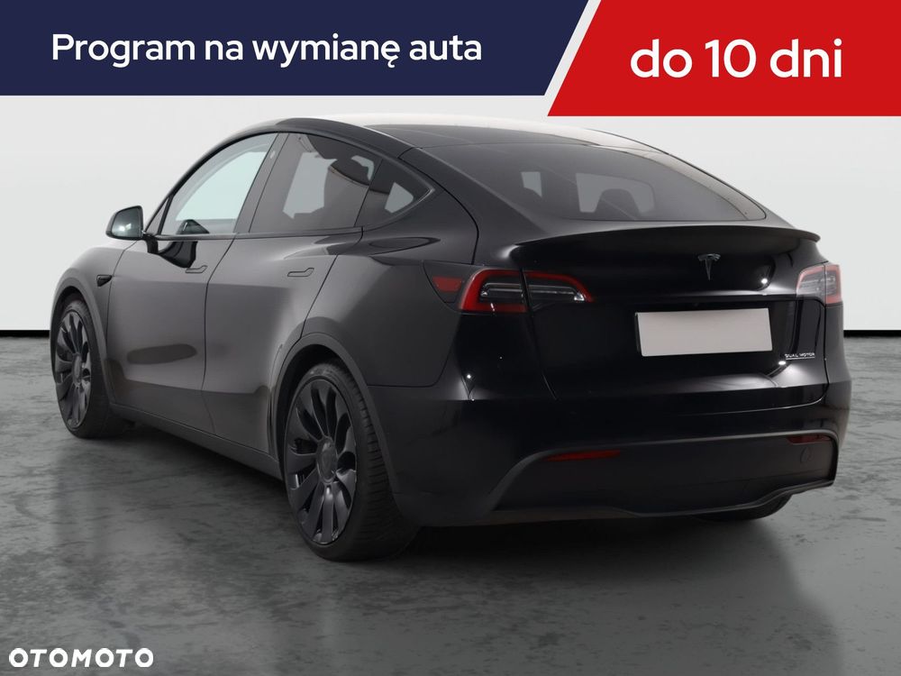 Tesla Model Y - 6