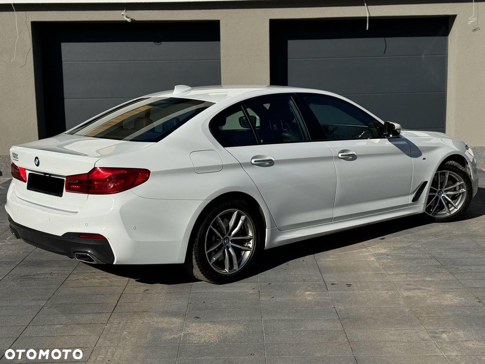 BMW Seria 5 520d M Sport - 4