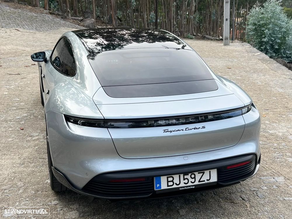 Porsche Taycan Turbo S - 7